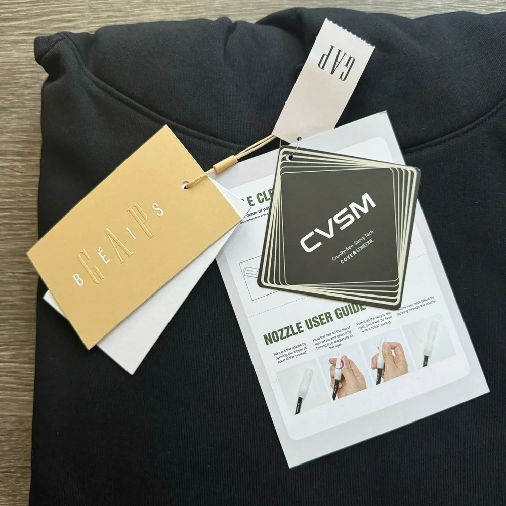 Gap x Beis Heavyweight Travel Hoodie
Black small NWT - Picture 3 of 10